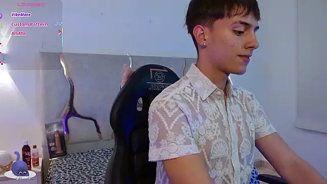 Snapshot of EVAN_TAY chatting on 13, 2, 2026 EVAN TAY online show from 13, 2, 2026