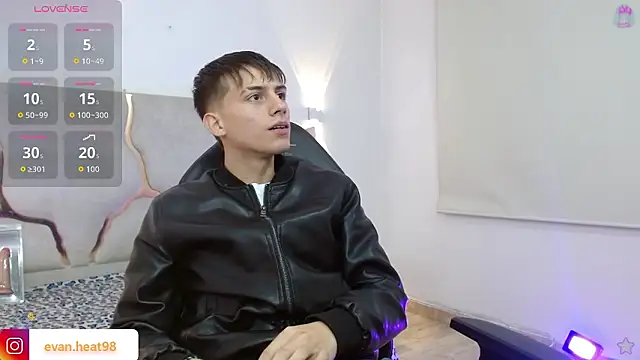 Snapshot of EVAN_TAY chatting on 2, 3, 2026 EVAN TAY online show from 2, 3, 2026