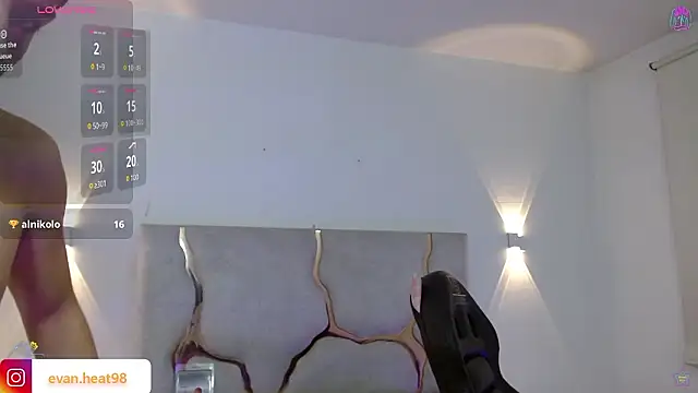 Snapshot of EVAN_TAY chatting on 2, 3, 2026 EVAN TAY online show from 2, 3, 2026