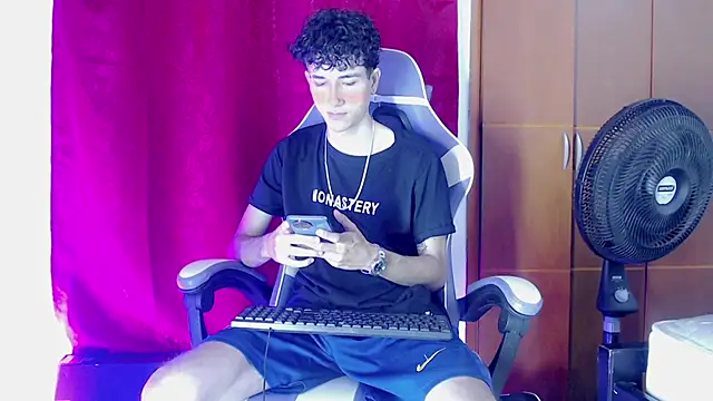 Johnny cagee  online show from 5, 2, 2026