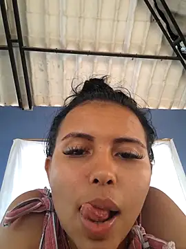 Daniela Cruz  online show from 31, 3, 2026