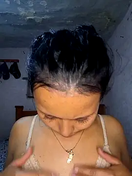 Daniela Cruz  online show from 24, 2, 2026