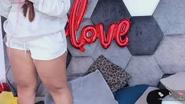 DulceJones online show from 12, 2, 2026