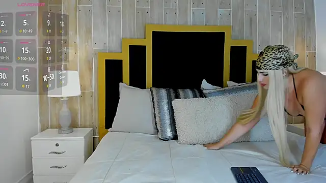 Snapshot of WenFox chatting on 10, 2, 2026 WenFox online show from 10, 2, 2026