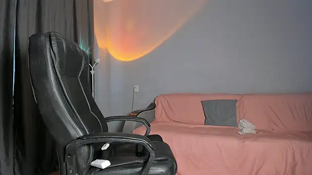 emy lovee online show from 2, 3, 2026