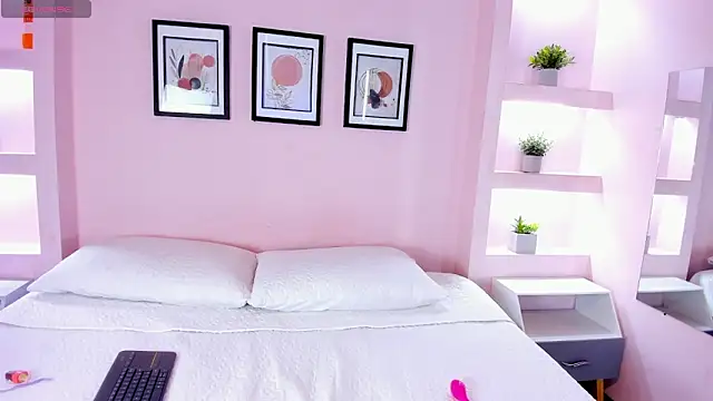 Sophia Salem online show from 7, 2, 2026