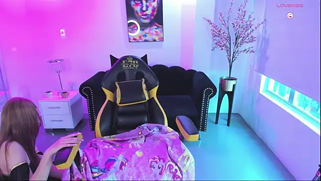Victoria  doll online show from 15, 5, 2026