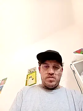 Snapshot of helloandi chatting on 18, 4, 2026 helloandi online show from 18, 4, 2026