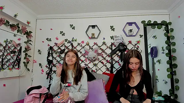 playful-girls online show from 3, 2, 2026