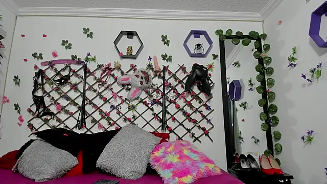 playful-girls online show from 9, 2, 2026