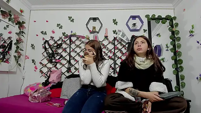 playful-girls online show from 5, 2, 2026