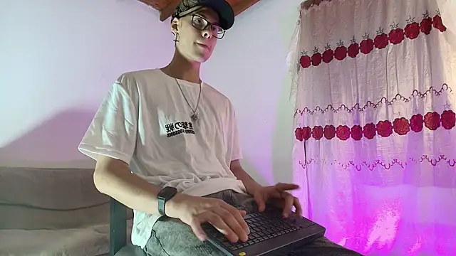 Snapshot of Vlad__night chatting on 12, 6, 2026 Vlad night online show from 12, 6, 2026