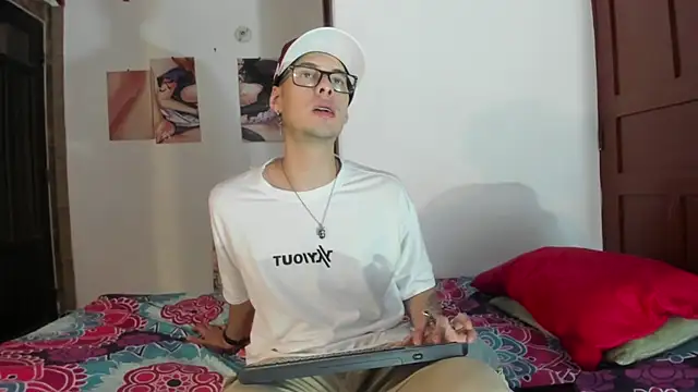 Snapshot of Vlad__night chatting on 15, 6, 2026 Vlad night online show from 15, 6, 2026