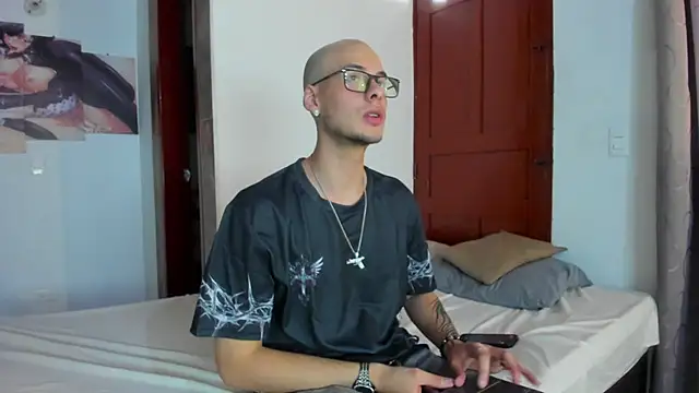 Snapshot of Vlad__night chatting on 14, 7, 2026 Vlad night online show from 14, 7, 2026