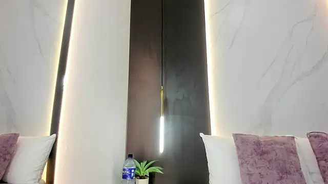 Snapshot of valeryn__rosse chatting on 8, 2, 2026 valeryn rosse online show from 8, 2, 2026