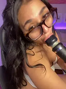 Snapshot of Violetta_pinkk1 chatting on 20, 2, 2026 Violetta pinkk1 online show from 20, 2, 2026