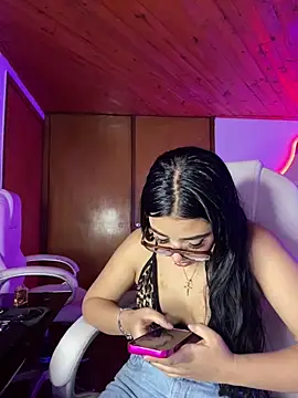 Snapshot of Violetta_pinkk1 chatting on 27, 2, 2026 Violetta pinkk1 online show from 27, 2, 2026