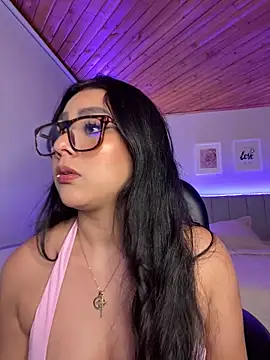 Snapshot of Violetta_pinkk1 chatting on 1, 2, 2026 Violetta pinkk1 online show from 1, 2, 2026