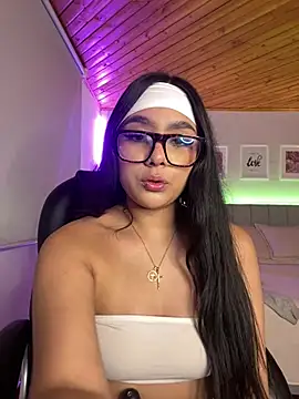 Snapshot of Violetta_pinkk1 chatting on 5, 2, 2026 Violetta pinkk1 online show from 5, 2, 2026