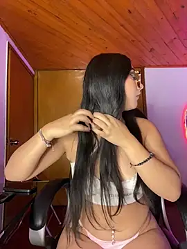 Snapshot of Violetta_pinkk1 chatting on 6, 2, 2026 Violetta pinkk1 online show from 6, 2, 2026