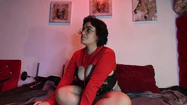 Snapshot of LillithSinclair_nom chatting on 20, 2, 2026 LillithSinclair nom online show from 20, 2, 2026