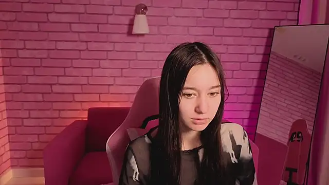 Nicole Brownie online show from 22, 5, 2026