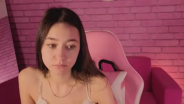 Snapshot of Nicole_Brownie chatting on 5, 2, 2026 Nicole Brownie online show from 5, 2, 2026