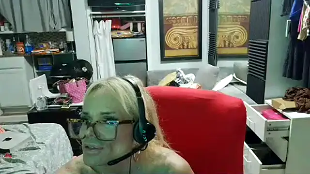 Snapshot of starandsky chatting on 27, 6, 2026 starandsky online show from 27, 6, 2026