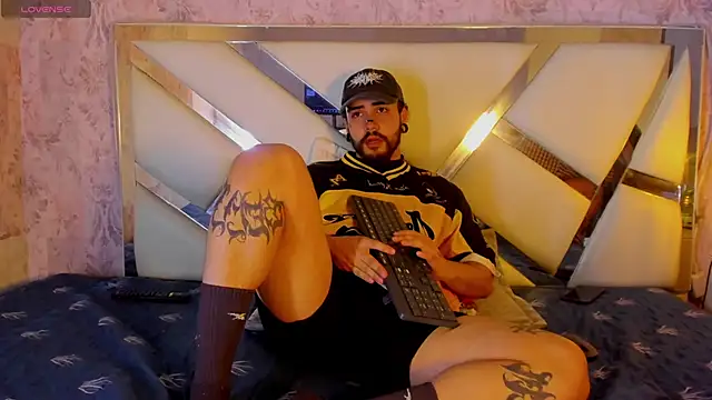 Snapshot of Benny_and_Mark chatting on 5, 2, 2026 Benny and Mark online show from 5, 2, 2026