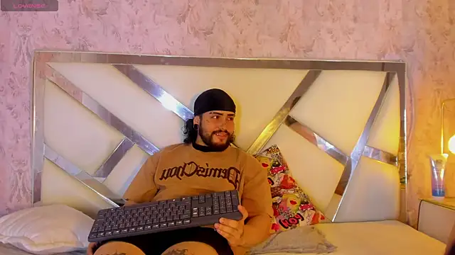 Snapshot of Benny_and_Mark chatting on 6, 2, 2026 Benny and Mark online show from 6, 2, 2026