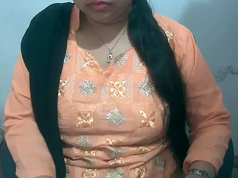 Cute Aliyaa online show from 6, 3, 2026