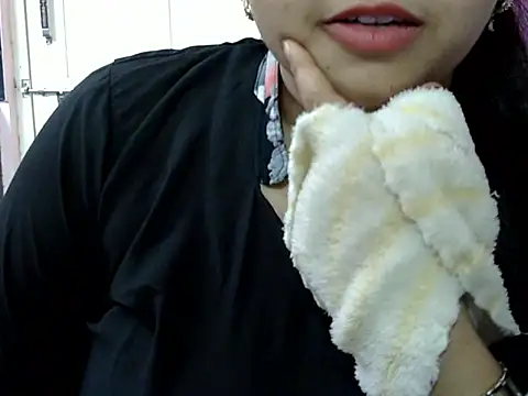 Snapshot of Cute_Aliyaa chatting on 21, 4, 2026 Cute Aliyaa online show from 21, 4, 2026