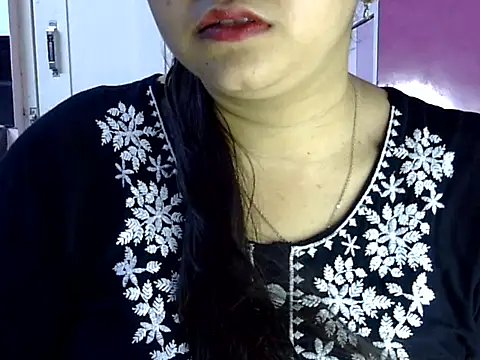 Snapshot of Cute_Aliyaa chatting on 26, 5, 2026 Cute Aliyaa online show from 26, 5, 2026