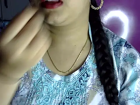Snapshot of Cute_Aliyaa chatting on 9, 7, 2026 Cute Aliyaa online show from 9, 7, 2026