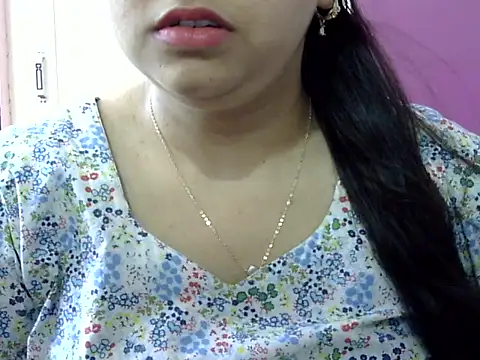 Cute Aliyaa online show from 12, 4, 2026