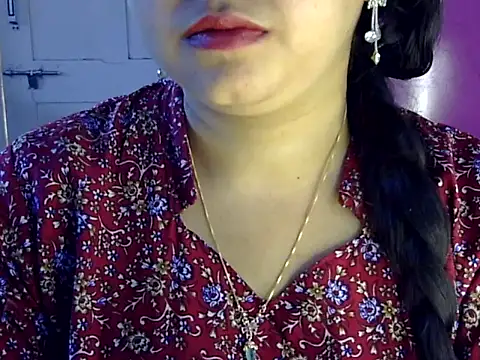 Snapshot of Cute_Aliyaa chatting on 13, 7, 2026 Cute Aliyaa online show from 13, 7, 2026