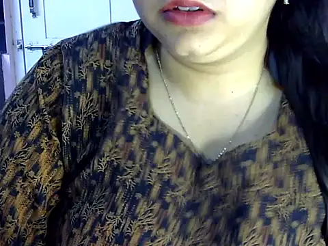 Snapshot of Cute_Aliyaa chatting on 3, 6, 2026 Cute Aliyaa online show from 3, 6, 2026