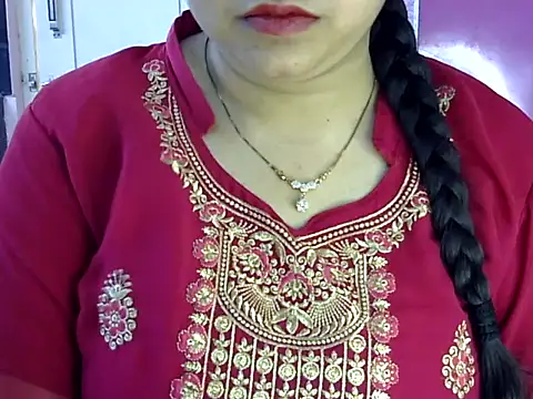 Snapshot of Cute_Aliyaa chatting on 23, 5, 2026 Cute Aliyaa online show from 23, 5, 2026