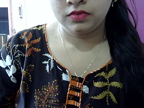 Cute Aliyaa online show from 8, 4, 2026