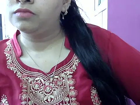 Snapshot of Cute_Aliyaa chatting on 17, 4, 2026 Cute Aliyaa online show from 17, 4, 2026