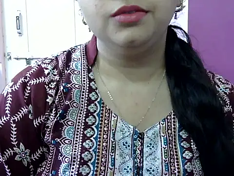 Snapshot of Cute_Aliyaa chatting on 2, 5, 2026 Cute Aliyaa online show from 2, 5, 2026