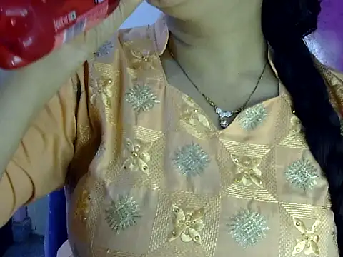 Snapshot of Cute_Aliyaa chatting on 22, 5, 2026 Cute Aliyaa online show from 22, 5, 2026