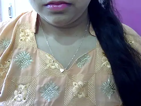 Cute Aliyaa online show from 3, 4, 2026