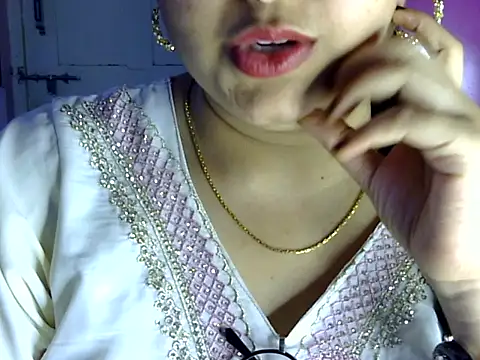 Snapshot of Cute_Aliyaa chatting on 7, 7, 2026 Cute Aliyaa online show from 7, 7, 2026