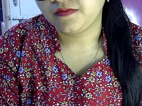 Snapshot of Cute_Aliyaa chatting on 2, 6, 2026 Cute Aliyaa online show from 2, 6, 2026
