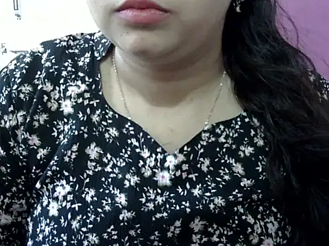 Snapshot of Cute_Aliyaa chatting on 5, 5, 2026 Cute Aliyaa online show from 5, 5, 2026