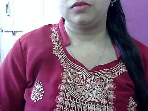 Snapshot of Cute_Aliyaa chatting on 3, 5, 2026 Cute Aliyaa online show from 3, 5, 2026