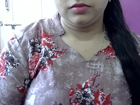 Snapshot of Cute_Aliyaa chatting on 4, 5, 2026 Cute Aliyaa online show from 4, 5, 2026