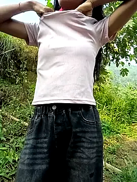 Snapshot of Hoa-tuylip chatting on 22, 7, 2026 Hoa-tuylip online show from 22, 7, 2026
