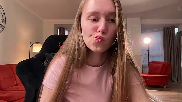 SharaNewbern online show from 23, 3, 2026